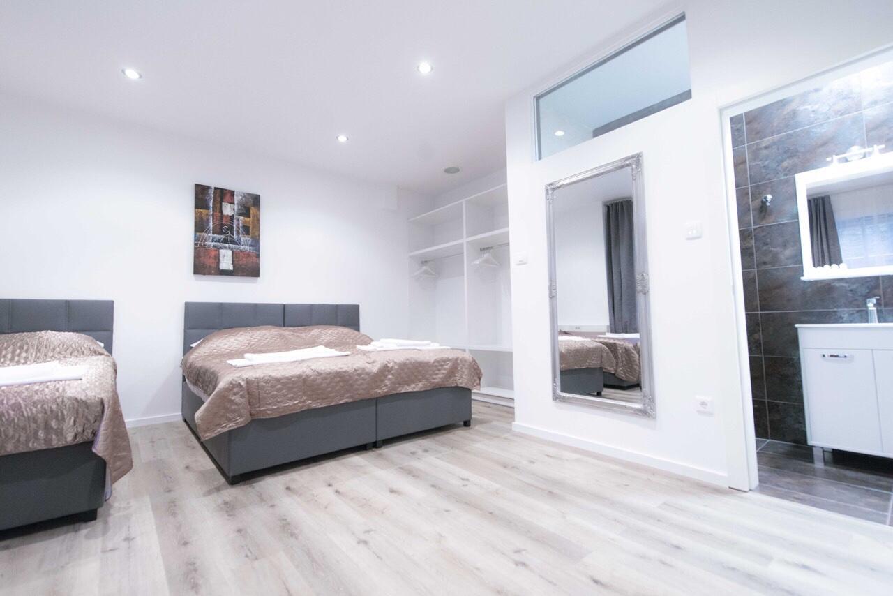 Apartma City & Free Parking Любляна Екстер'єр фото