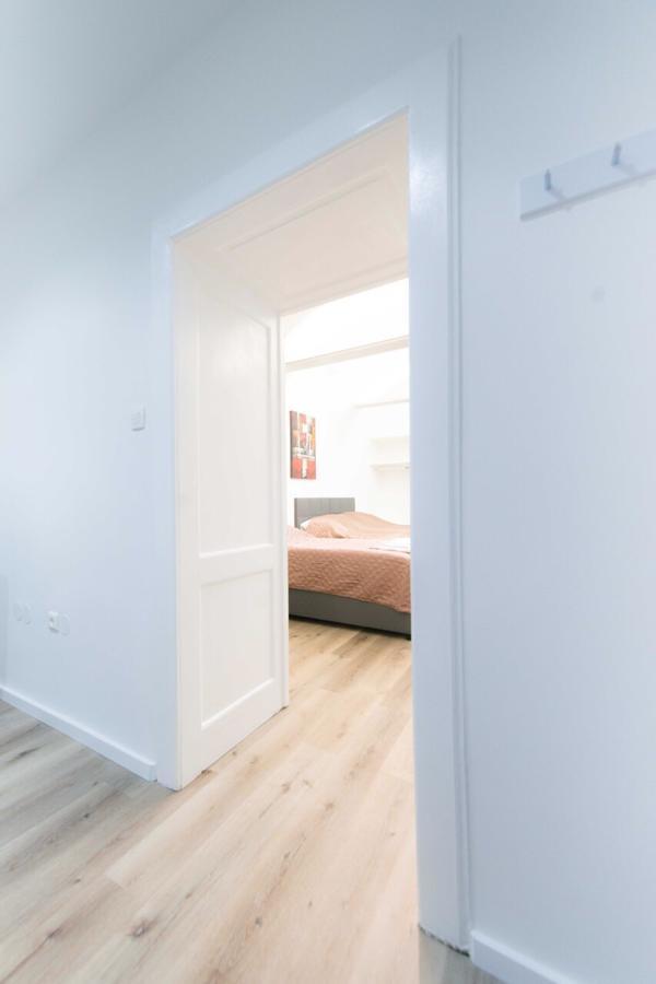 Apartma City & Free Parking Любляна Екстер'єр фото